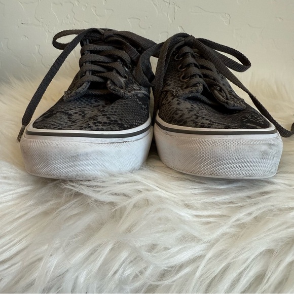 V ans Authentic Suede Gray Snakeskin Animal Print Low Top Sneakers Size 8.5 - Picture 3 of 7